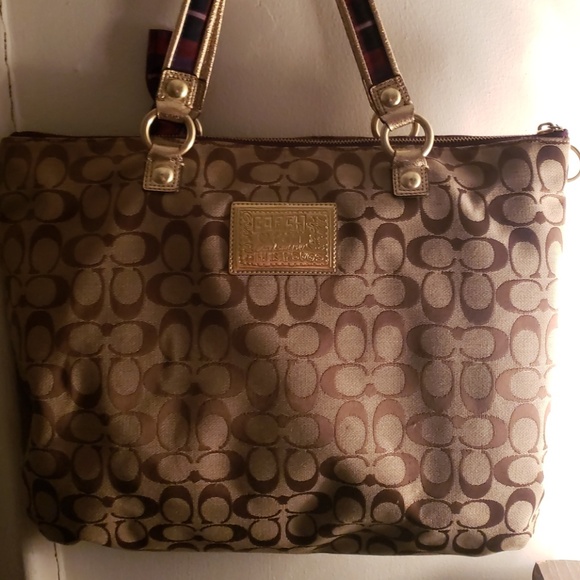 Handbag - Picture 3 of 4